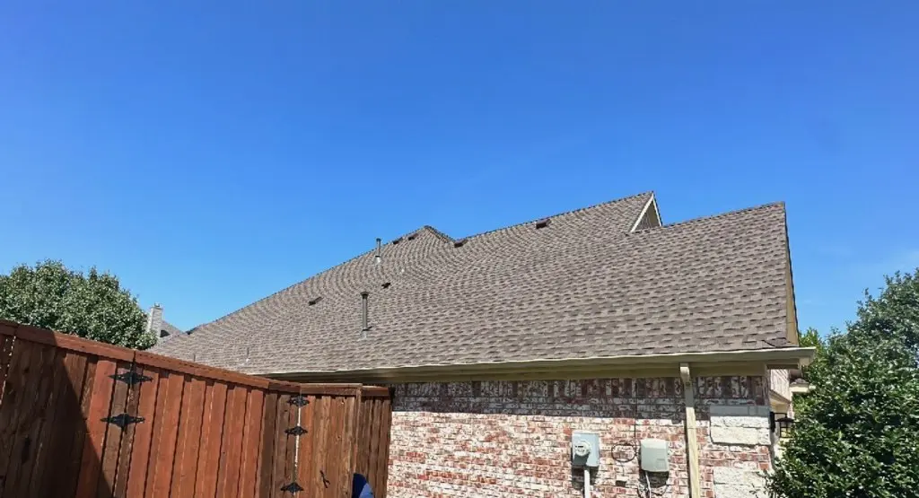Completed roof replacement project in Globe